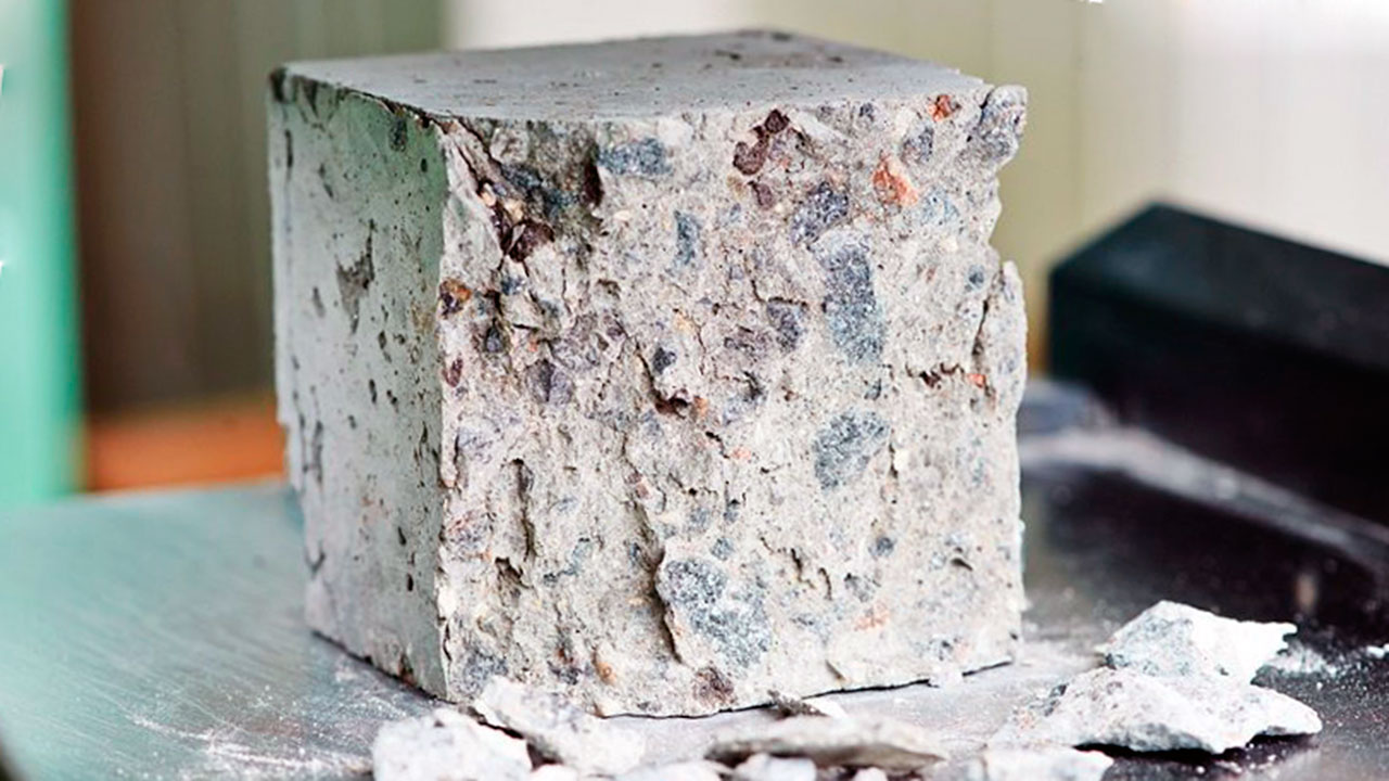 Как правильно забивать кубики бетона